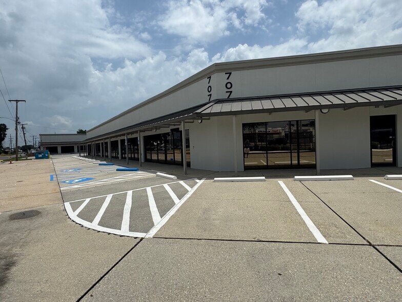 Primary Photo Of 707 Grand Caillou Rd, Houma Medical For Lease