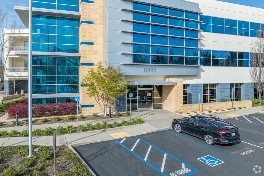 More Photos Of 8890 Cal Center Dr, Sacramento Office For Lease