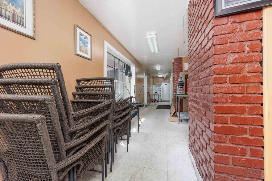 More Photos Of , Live Oak Unknown For Sale