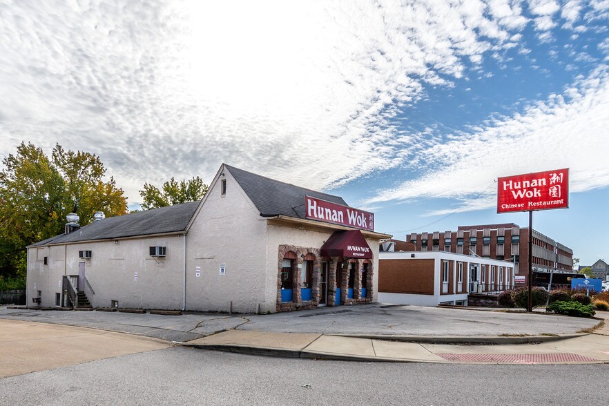 More Photos Of 2428 S Brentwood Blvd, Saint Louis Restaurant For Sale