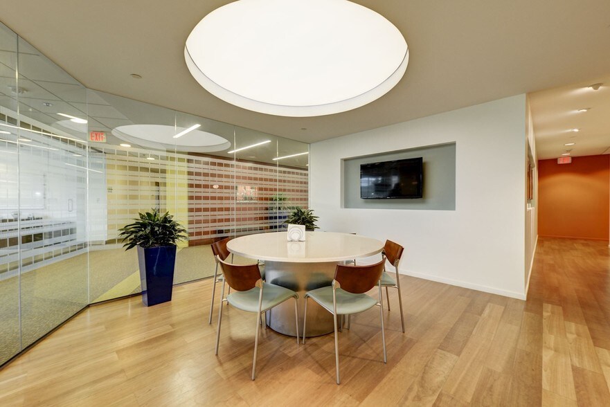 More Photos Of 1800 Diagonal Rd, Alexandria Coworking Space