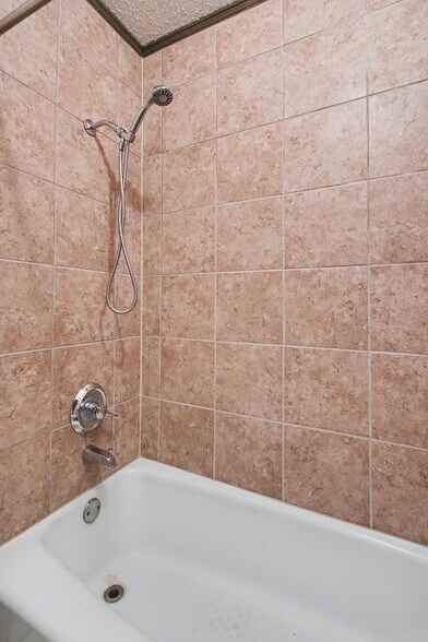 More Photos Of 604 Highcrest Dr, Marble Falls Specialty For Sale