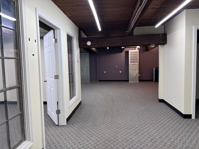 More Photos Of 10-12 Park St, Winchester Flex For Lease