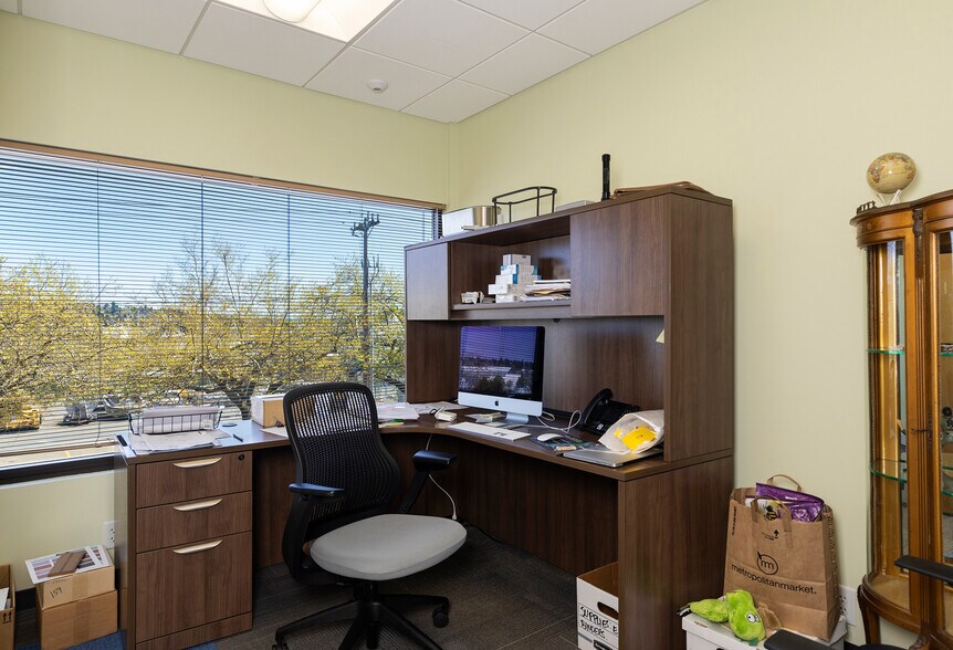 More Photos Of 4241 21st Ave W, Seattle Office For Lease