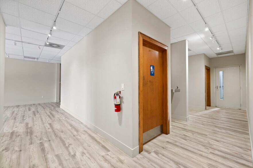 More Photos Of 110 Commercial Blvd, Flat Rock Manufacturing For Sale