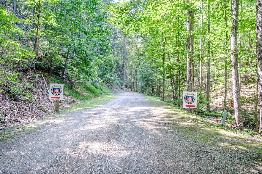 More Photos Of 57 Hemlock Ridge Ln, Catawba Lodge Meeting Hall For Sale