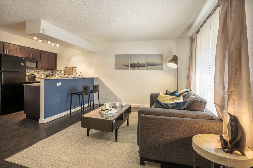 More Photos Of 2323 Town Lake Cir, Austin Apartments For Sale
