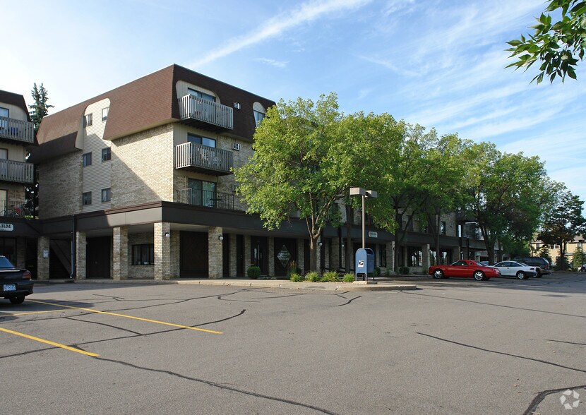 More Photos Of 3902-3938 Cedar Grove Pky, Eagan Storefront Retail Residential For Lease