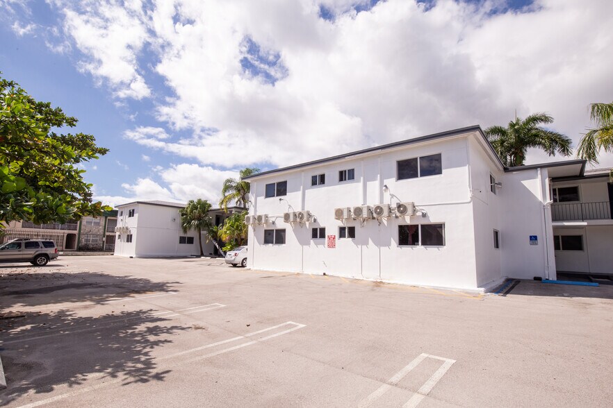 More Photos Of 13201 Memorial Hwy, North Miami Apartments For Sale