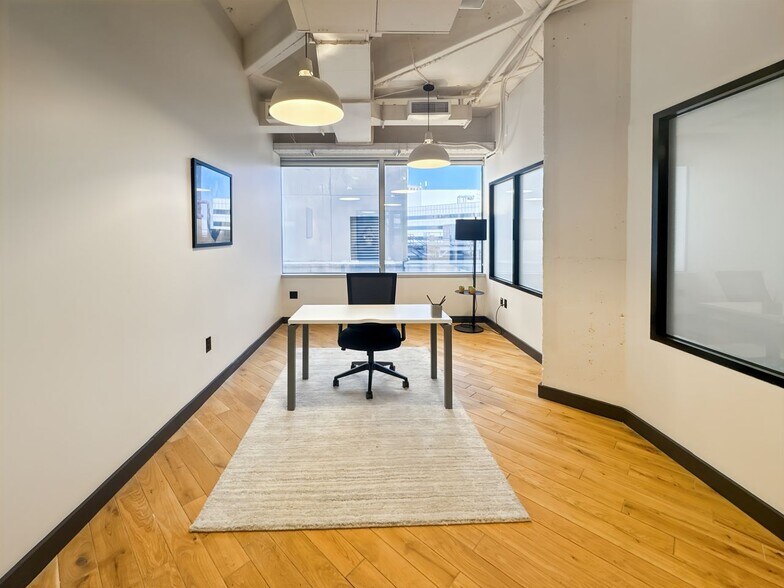 More Photos Of 128 S Tryon St, Charlotte Coworking Space