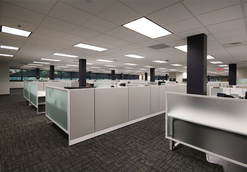 More Photos Of 725 Canton St, Norwood Office For Lease