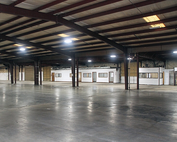 More Photos Of 1207 Butler St, Oxford Warehouse For Lease