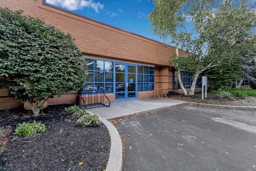 More Photos Of 61 John Muir Dr, Buffalo Unknown For Lease