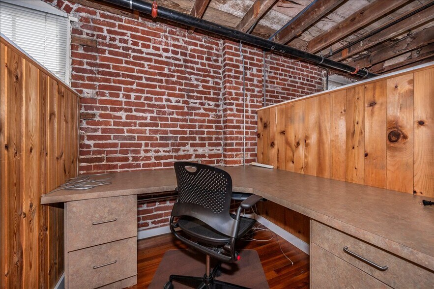 More Photos Of 47 E All Saints St, Frederick Loft Creative Space For Sale