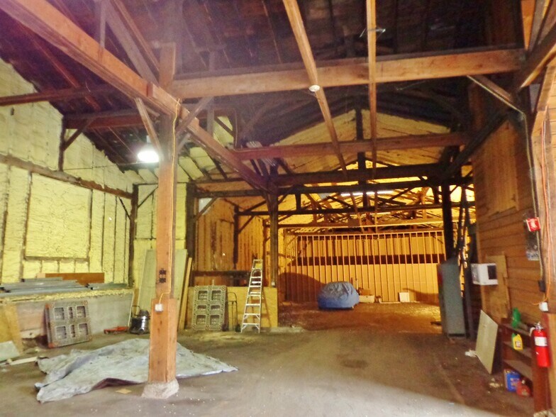 More Photos Of 11 Water St, New Paltz Freestanding For Sale