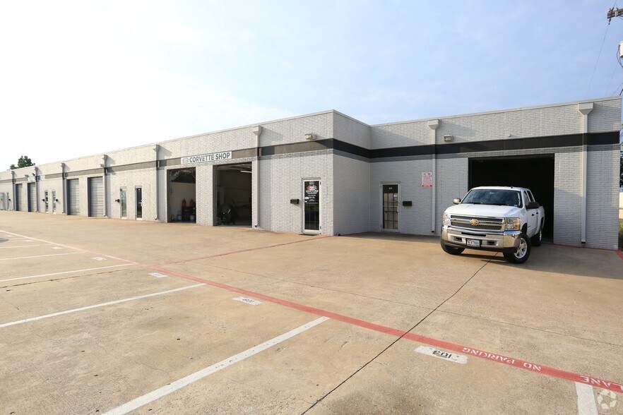 More Photos Of 701 Shepherd Dr, Garland Light Manufacturing For Lease
