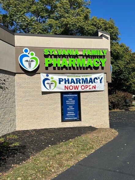 More Photos Of 5412 Monroe St, Toledo Storefront For Sale