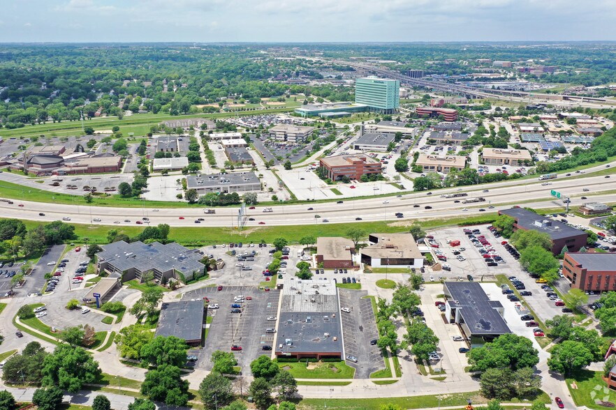 More Photos Of 310 Regency Parkway Dr, Omaha Office For Lease