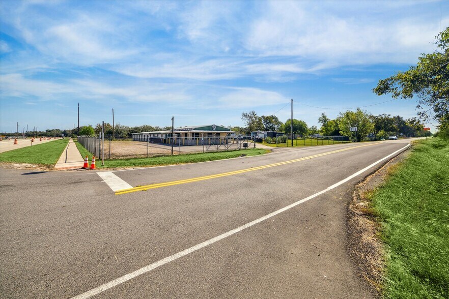 More Photos Of 5555 Hand Rd #B, Richmond Self Storage For Sale