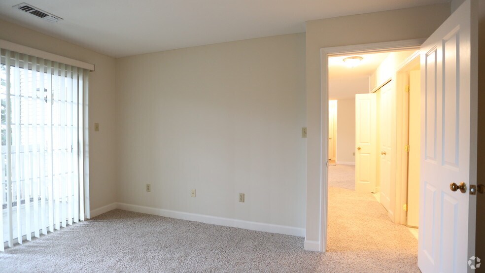 More Photos Of 210 Retreat Ln, Westerville Apartments For Sale