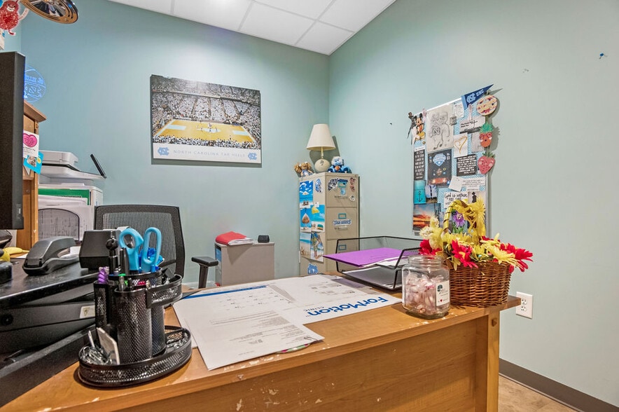 More Photos Of 4275 Western Blvd, Jacksonville Storefront Retail Office For Sale