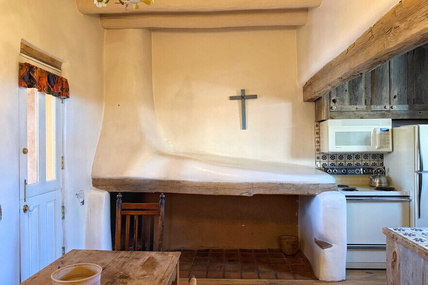 More Photos Of 1075 Paseo de Peralta, Santa Fe General Retail For Sale