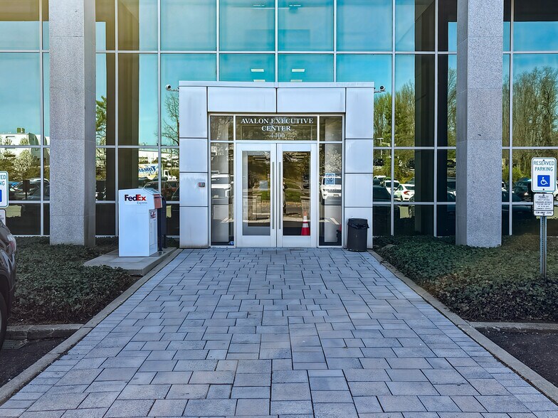 More Photos Of 4400 US Highway 9, Freehold Coworking Space