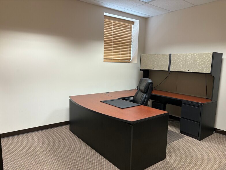 More Photos Of 25 Ross St, Wharton Warehouse For Lease