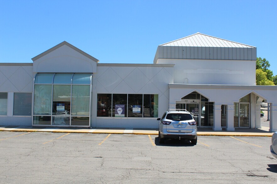 More Photos Of 5433-5439 Johnson Dr, Mission Storefront For Lease