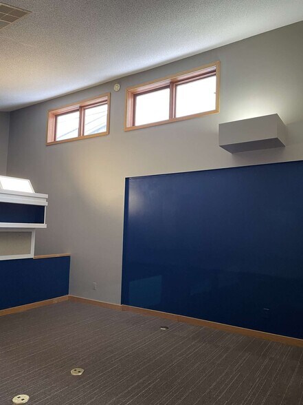 More Photos Of 228-246 Waterfall Dr, Elkhart Loft Creative Space For Sale