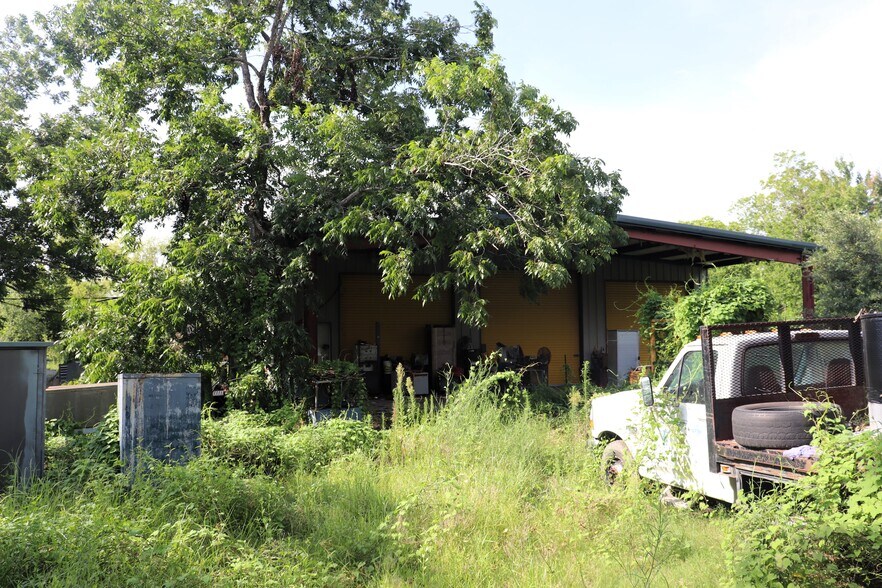 More Photos Of 427 Proctor Rd, Baytown Industrial For Sale