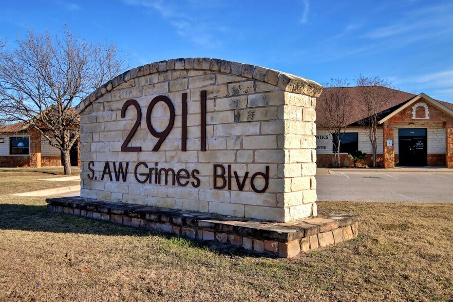 More Photos Of 2911 S A.W. Grimes Blvd, Pflugerville Office For Lease