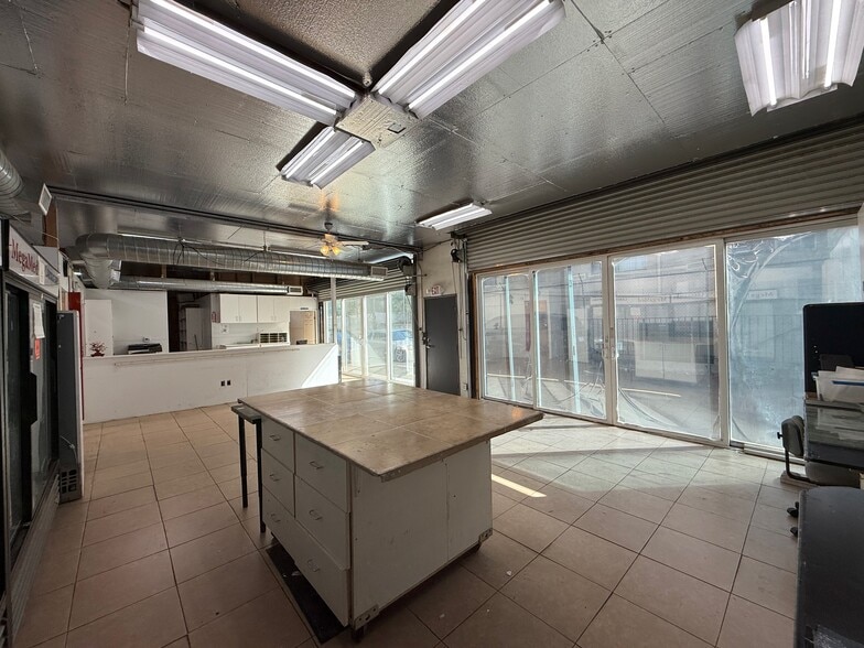 More Photos Of 7304 Canby Ave, Reseda Apartments For Sale