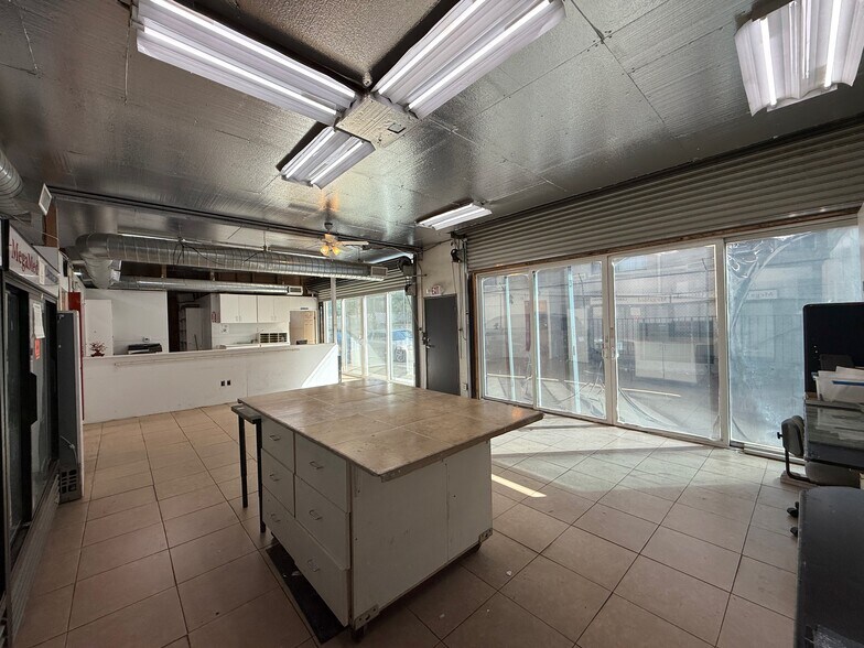 More Photos Of 7304 Canby Ave, Reseda Apartments For Sale