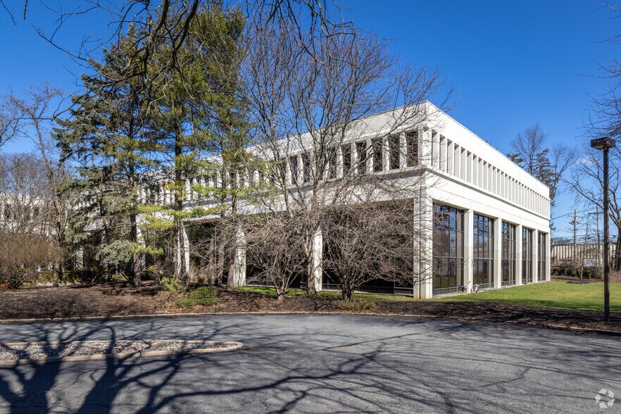 More Photos Of 25 Hanover Rd, Florham Park Office For Lease
