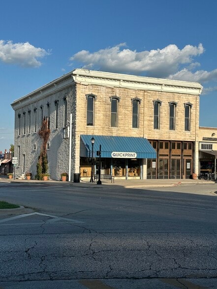 More Photos Of 101 College Ave, Weatherford Storefront Retail Office For Sale