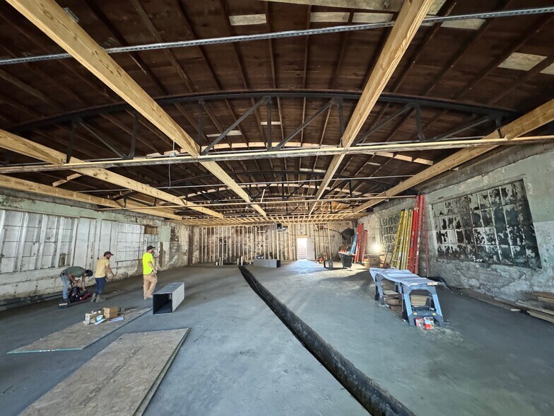 More Photos Of 2515 Nolensville Pike, Nashville Storefront For Sale