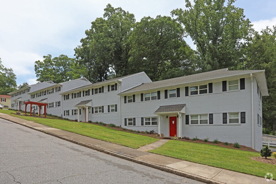 More Photos Of 820 W 7th St, Winston-Salem Apartments For Sale