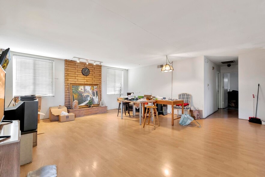 More Photos Of 1503 E 1st St, Santa Ana Hotel For Sale