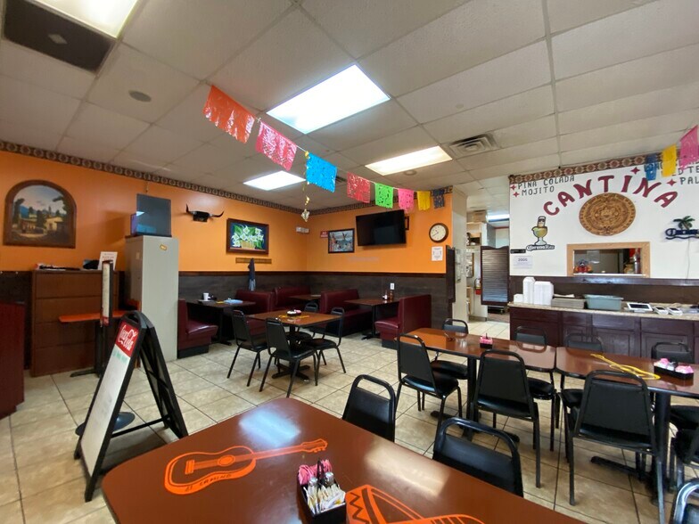 More Photos Of 427 W Pike St, Goshen Restaurant For Lease
