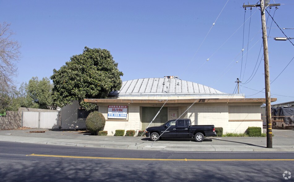 More Photos Of 2350 Alvarado St, San Leandro Warehouse For Lease