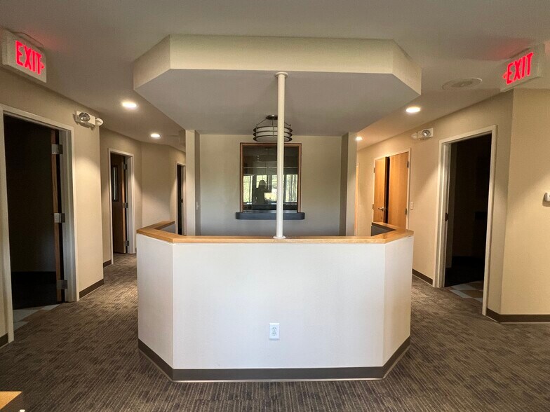 More Photos Of 2 Lorenz Industrial Pky, Ledyard Distribution For Lease