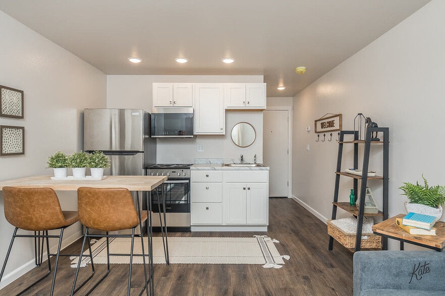 More Photos Of 1533 Lacey St, Fairbanks Apartments For Sale