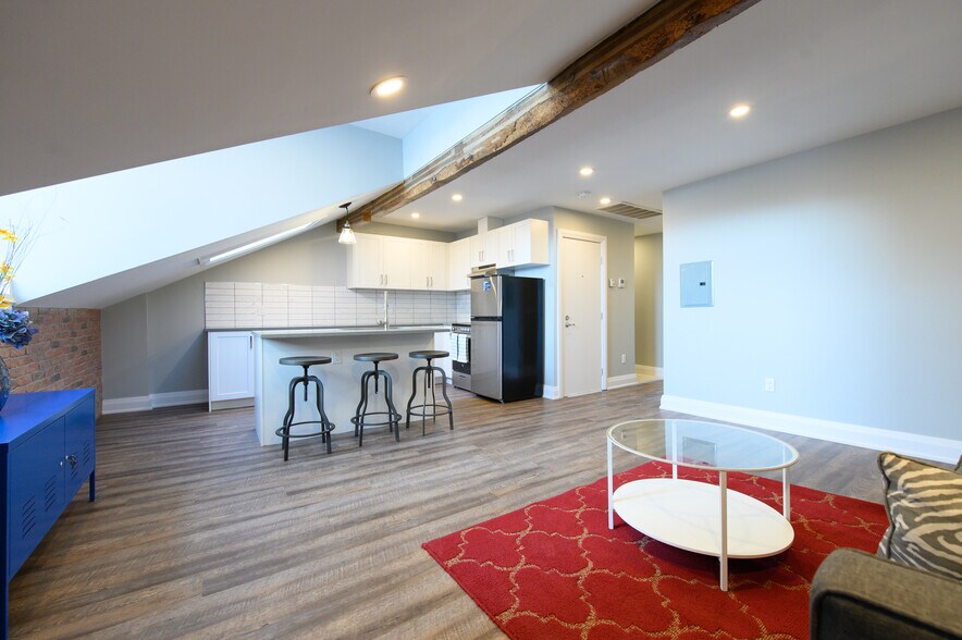 More Photos Of 148 James St S, Hamilton Storefront Retail Residential For Sale