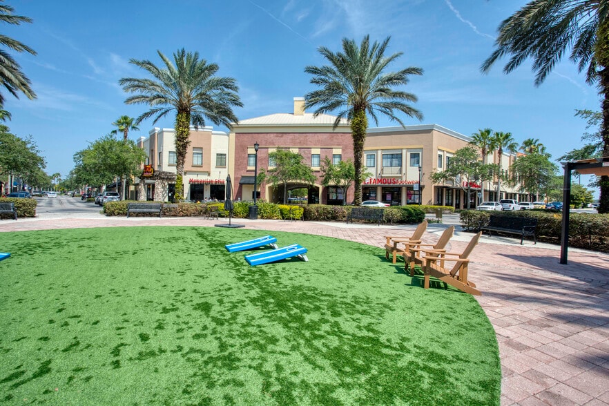More Photos Of 1479 Town Center Dr, Lakeland Unknown For Lease