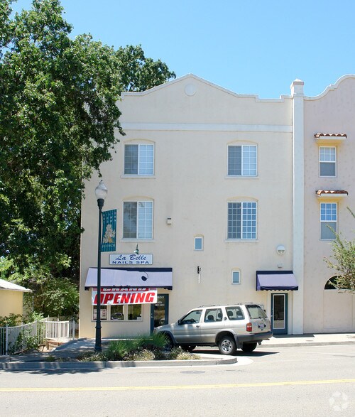 More Photos Of 220 Windsor River Rd, Windsor Apartments For Sale