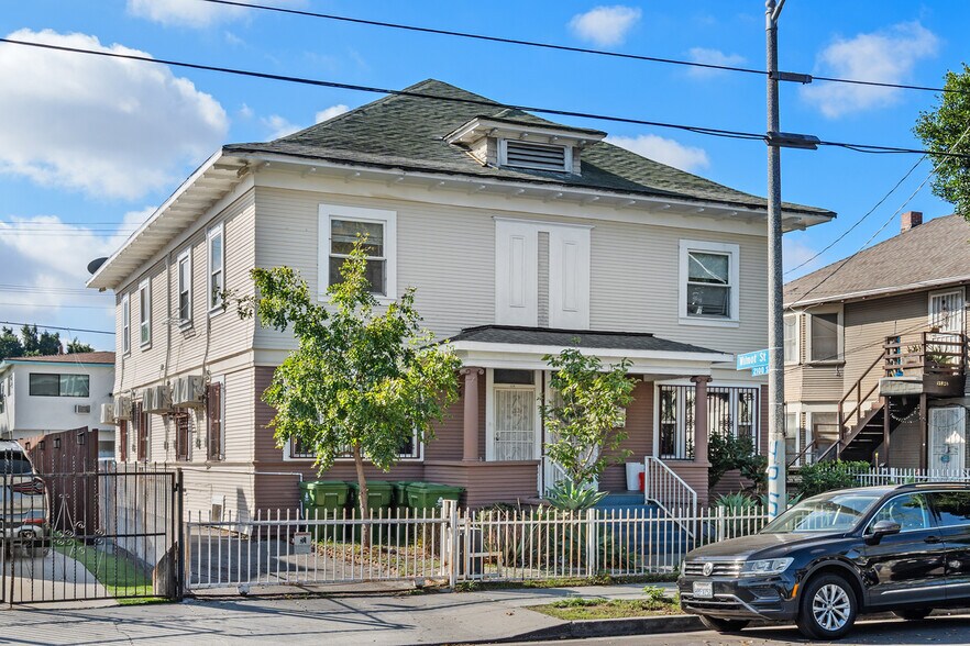 Primary Photo Of 1276 W 22nd St, Los Angeles Apartments For Sale