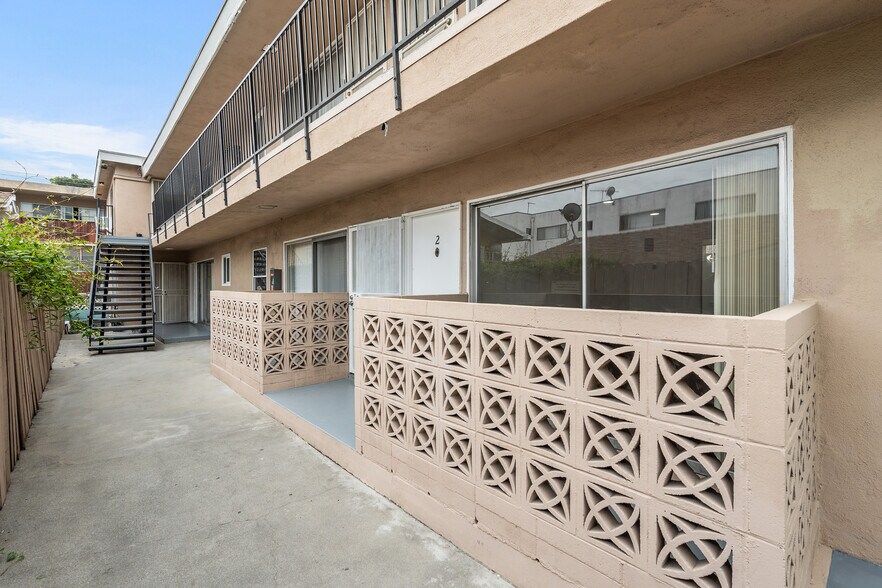 More Photos Of 7550 Fountain Ave, West Hollywood Apartments For Sale
