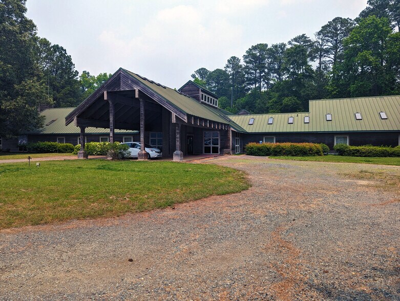 More Photos Of 18321 Parkway, Melfa Light Manufacturing For Sale