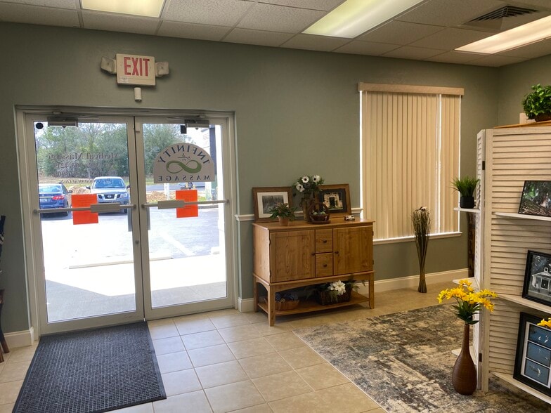 More Photos Of 15437 S US Highway 441, Summerfield Medical For Lease